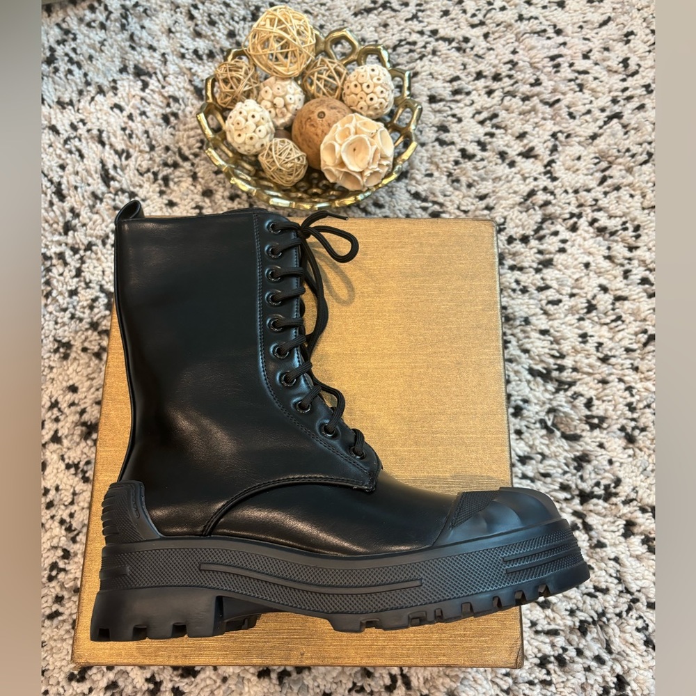 Vivianly Black Lace-Up Ankle Boots